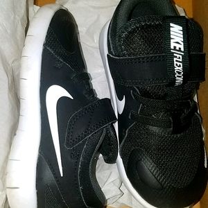 Nike Flex Contact 4